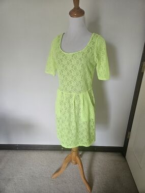 Neon Lemon/Lime Lace Scoop Neck Women's Dress Back Cutout